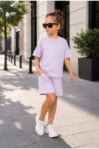 Çocuk Unisex Kisa Kollu Oversize Günlük Kullanima Uygun Li̇krali Beli̇ Bağlamali Rahat Kesi̇m Basic Yazlik Şortlu İ̇ki̇li̇ Takim - Lila - 1