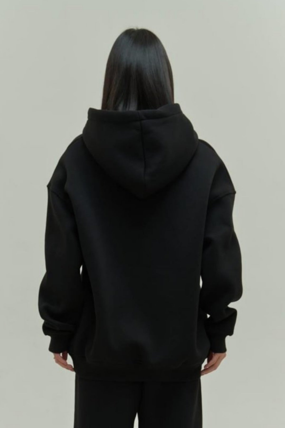 Kadın Rahat Oversize 3 İ̇plik Pamuklu Şardonlu Kanguru Cep Kapşonlu Sweatshirt - Siyah - 4