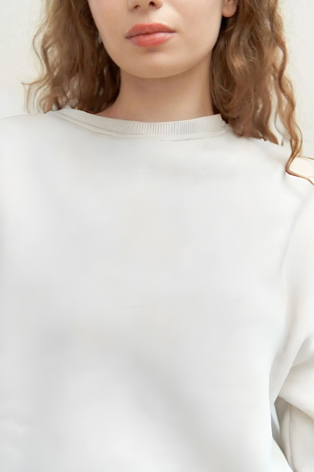 Kadın Oversize Rahat Kalıp Bisiklet Yaka Eşofman Takıım - Beyaz - 4
