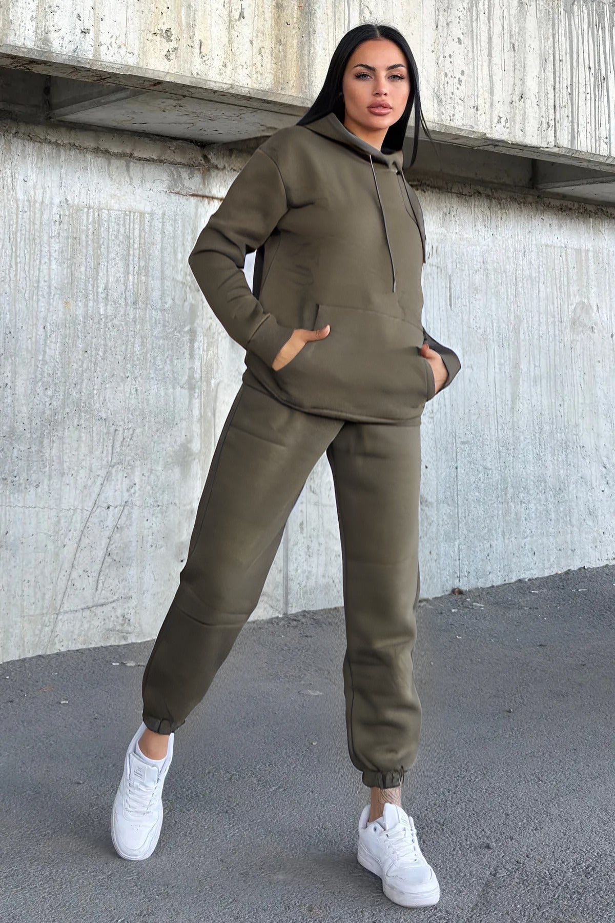 Kadın Oversize 3 İ̇plik İ̇çi Şardonlu Paçası Lastikli Kapüşonlu Kangur Cep Kalın Eşofman Takımı - Haki - 4