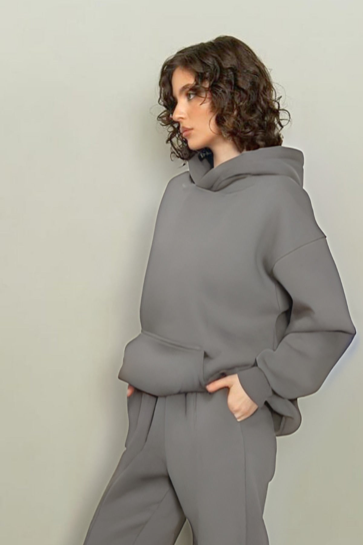 Kadın Rahat Kesim Oversize 3 İ̇plik Pamuklu Şardonlu Kanguru Cep Kapşonlu Hoodie Sweatshirt - Gri - 3