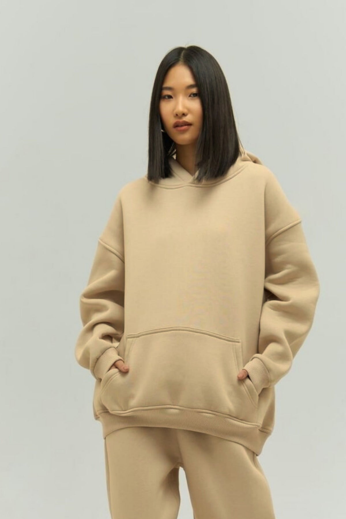 Kadın Rahat Oversize 3 İ̇plik Pamuklu Şardonlu Kanguru Cep Kapşonlu Sweatshirt - Vizon - 2