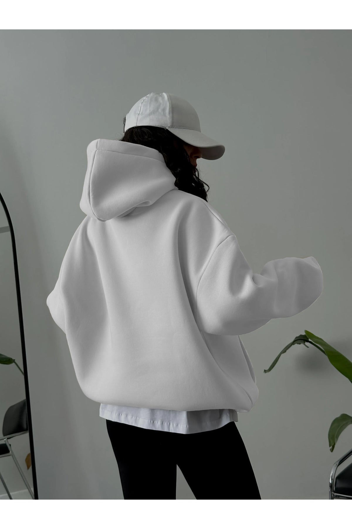 Kadın Kapşonlu Kalın Kanguru Cepli Sweatshirt - Beyaz - 2