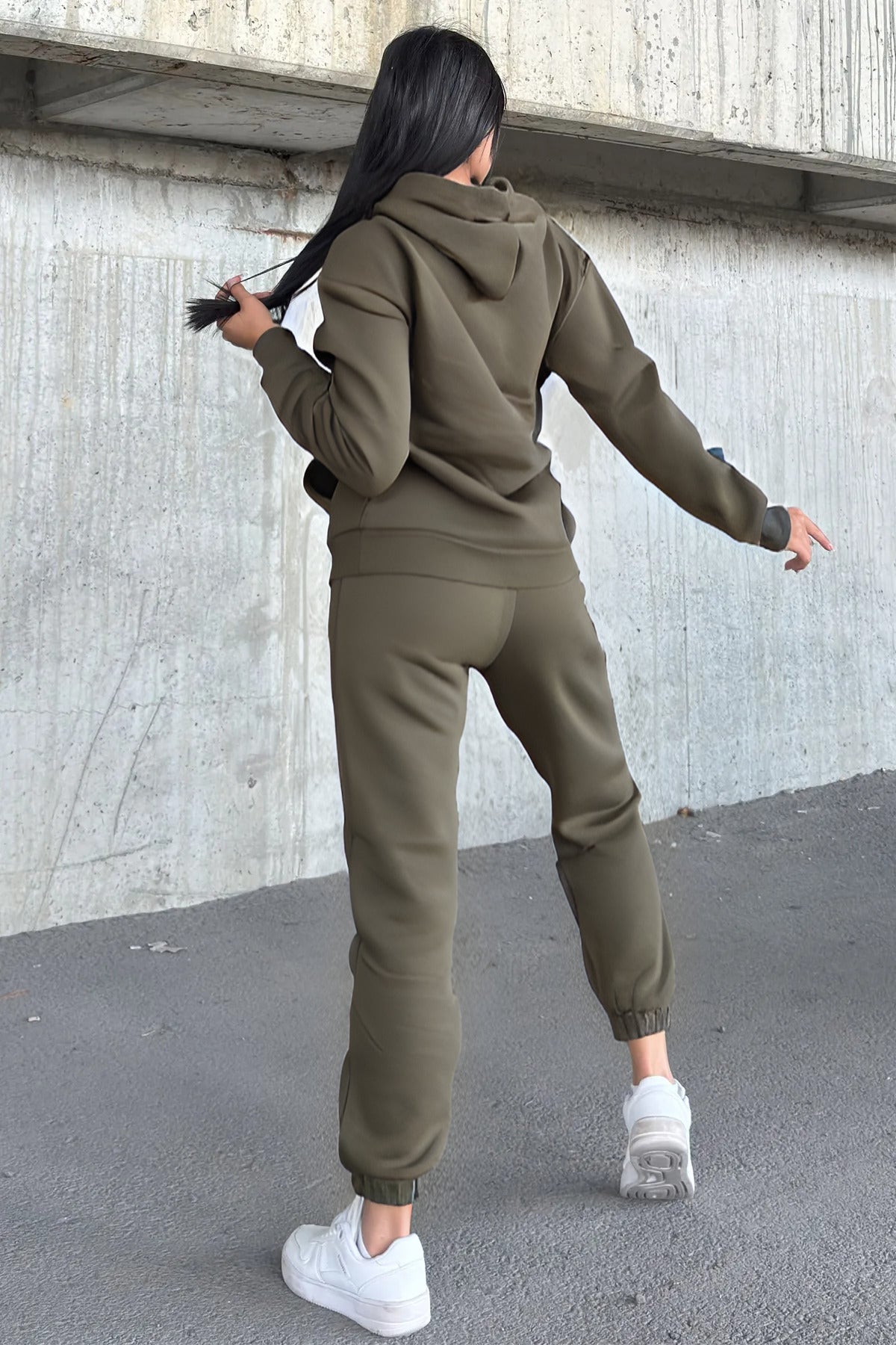 Kadın Oversize 3 İ̇plik İ̇çi Şardonlu Paçası Lastikli Kapüşonlu Kangur Cep Kalın Eşofman Takımı - Haki - 6